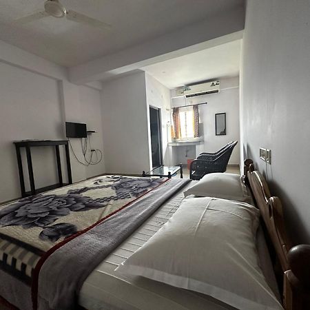 Dubai Hotel & Restaurant Kumarakom Luaran gambar