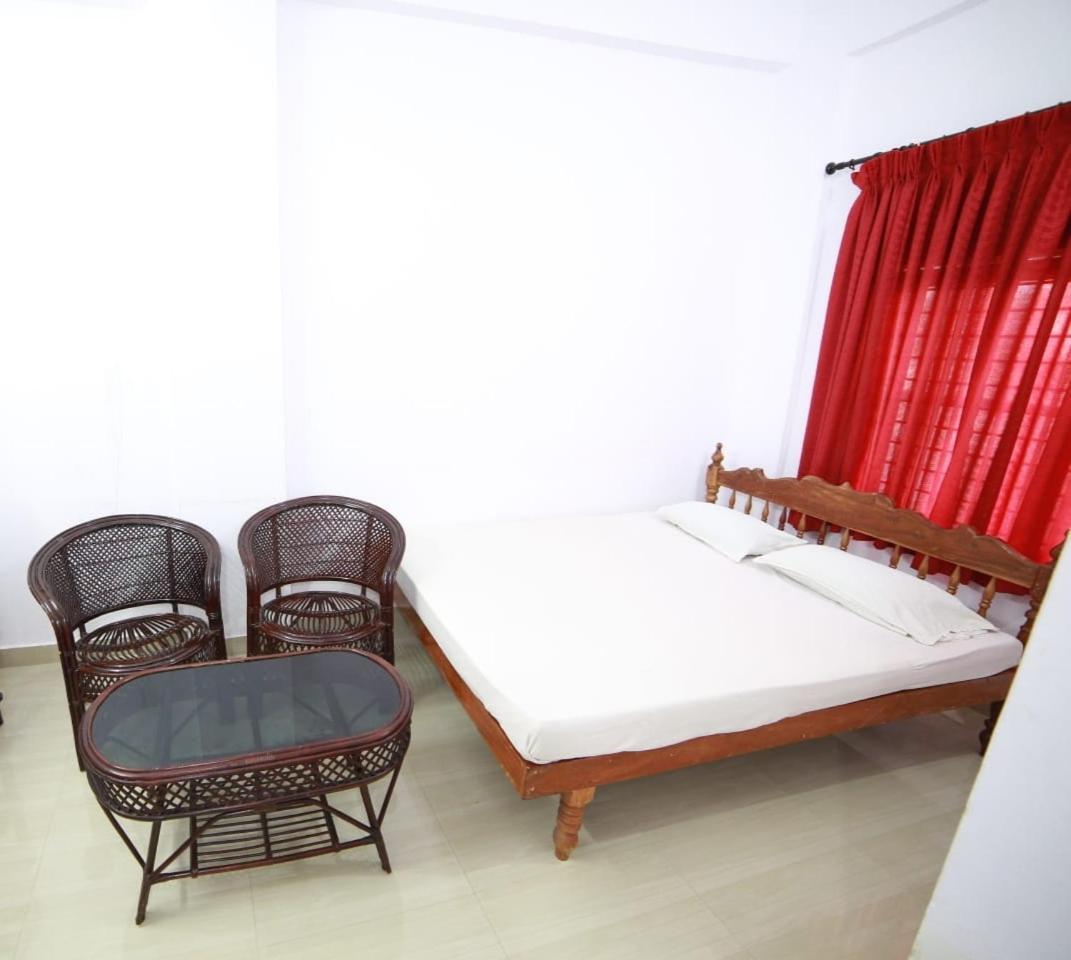 Dubai Hotel & Restaurant Kumarakom Luaran gambar