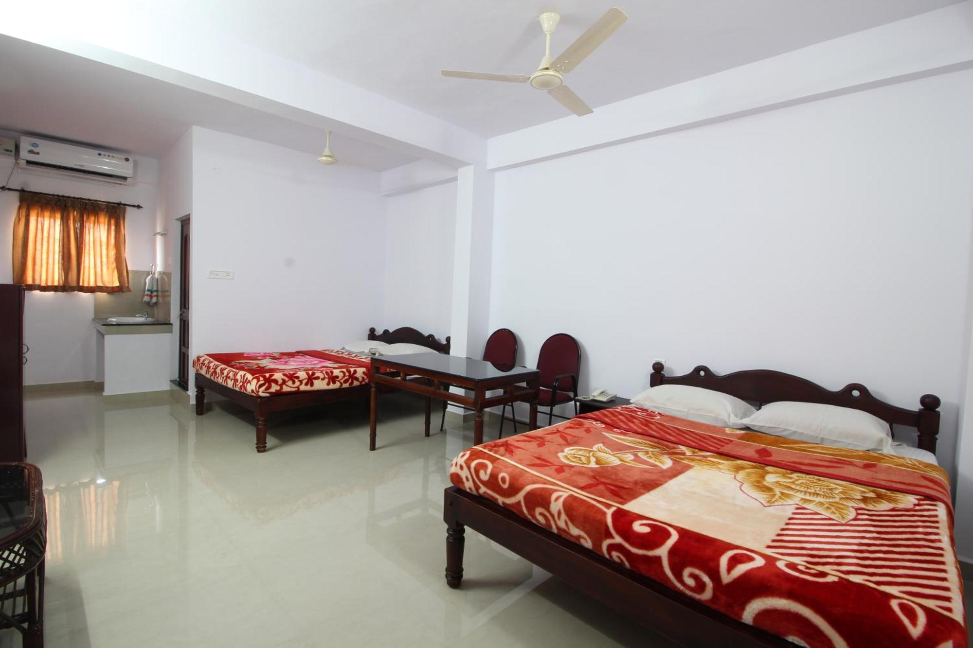 Dubai Hotel & Restaurant Kumarakom Luaran gambar